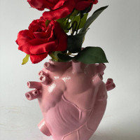 گلدان قلب صورتی و قرمز