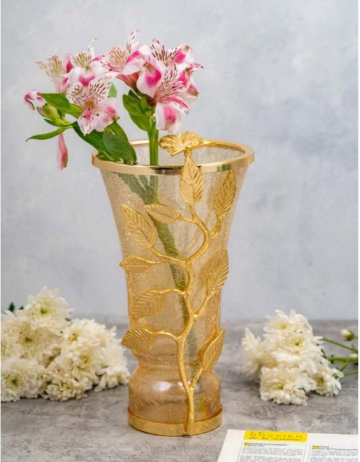 گلدان رومیزی بزرگ ترک برنجی طلایی طرح برگ و پروانه