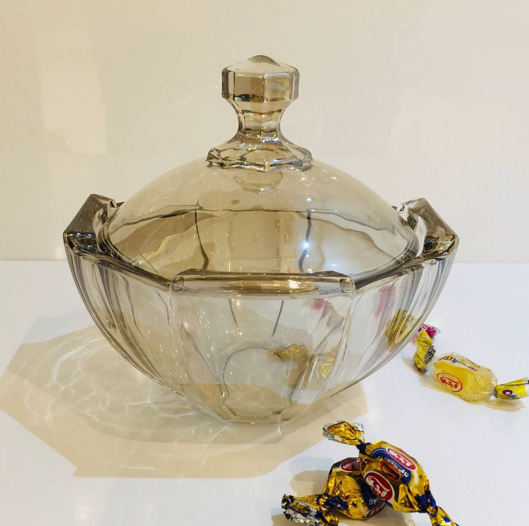 شکلات خوری درب دار