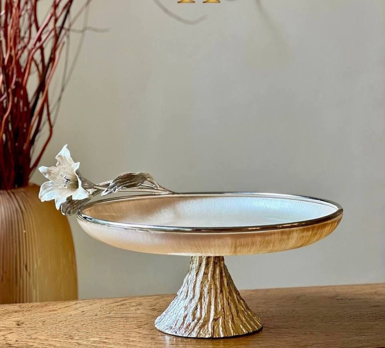 شیرینی خوری لیلیوم